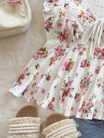 Dam Peplum Blus med Blommigt Mönster och Broderi – Romantisk Sommarstil för Vardag och Fest