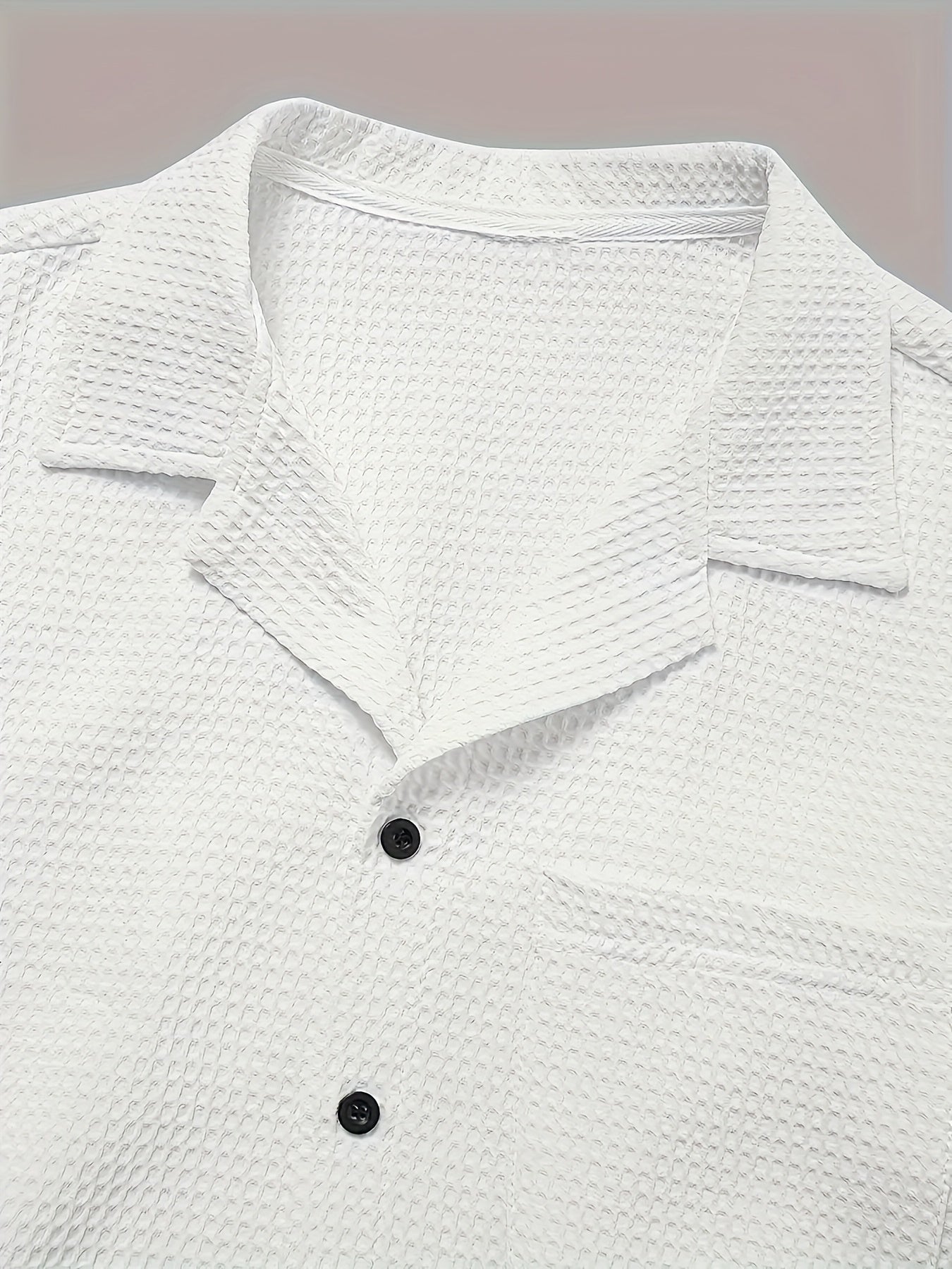 Herrskjorta med kort ärm – Avslappnad resortstil och modern struktur för sommar och semester