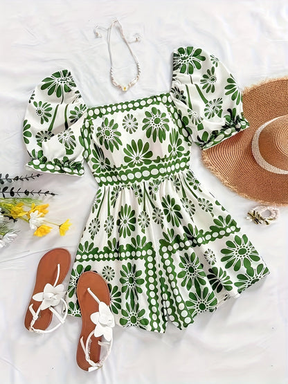 Dam Playsuit med Puffärmar och Vintage Blommönster – Perfekt för Sommar och Trädgårdsfest