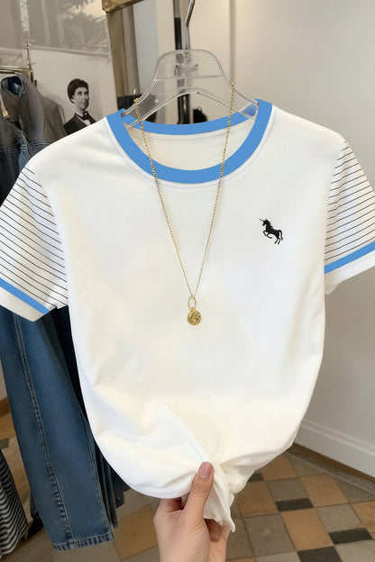 Dam T-shirt med enhörningslogotyp och randiga ärmar – Trendig vardagsstil