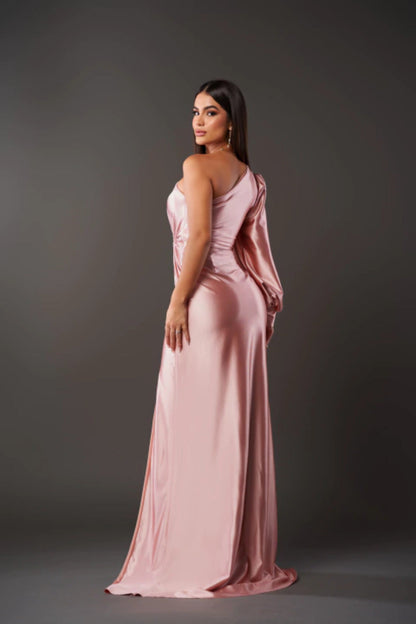 Damernas festklänning – Elegant asymmetrisk kvällsklänning med draperad axel och slits