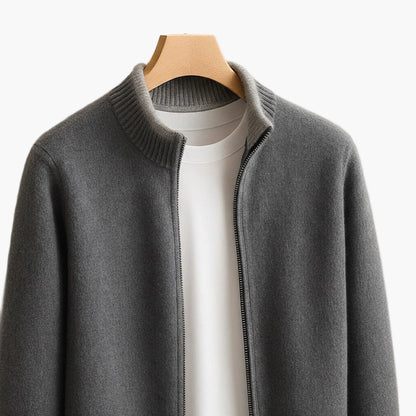 Herrjacka stickad med dragkedja – minimalistisk och modern vardagsstil