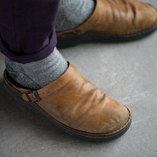 Herrtofflor – Ortopediska slip-in clogs med justerbar rem i PU-konstläder